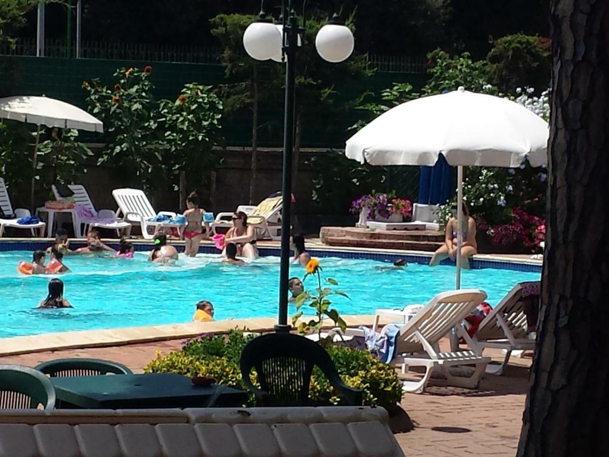 Thaire Resort Castel Volturno Exterior photo